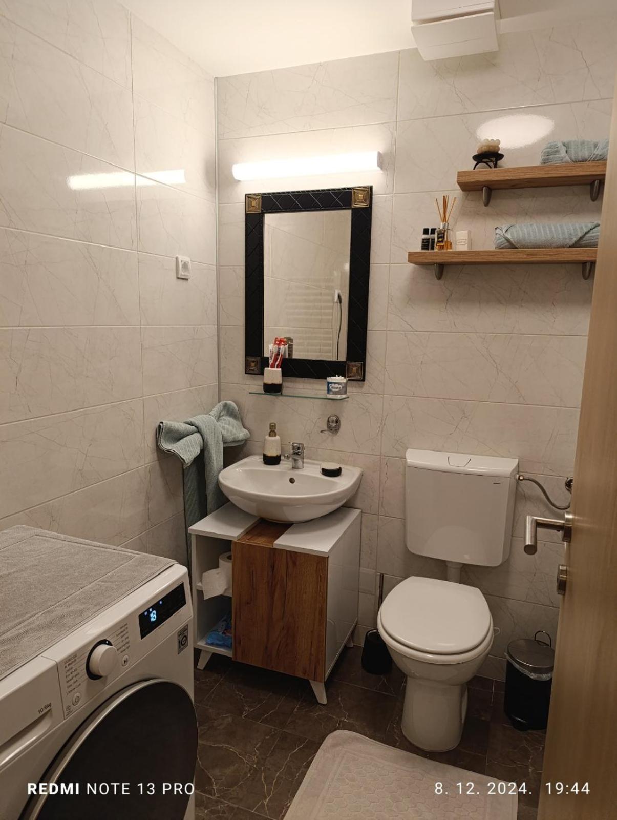 Violet Deluxe Apartment Nis